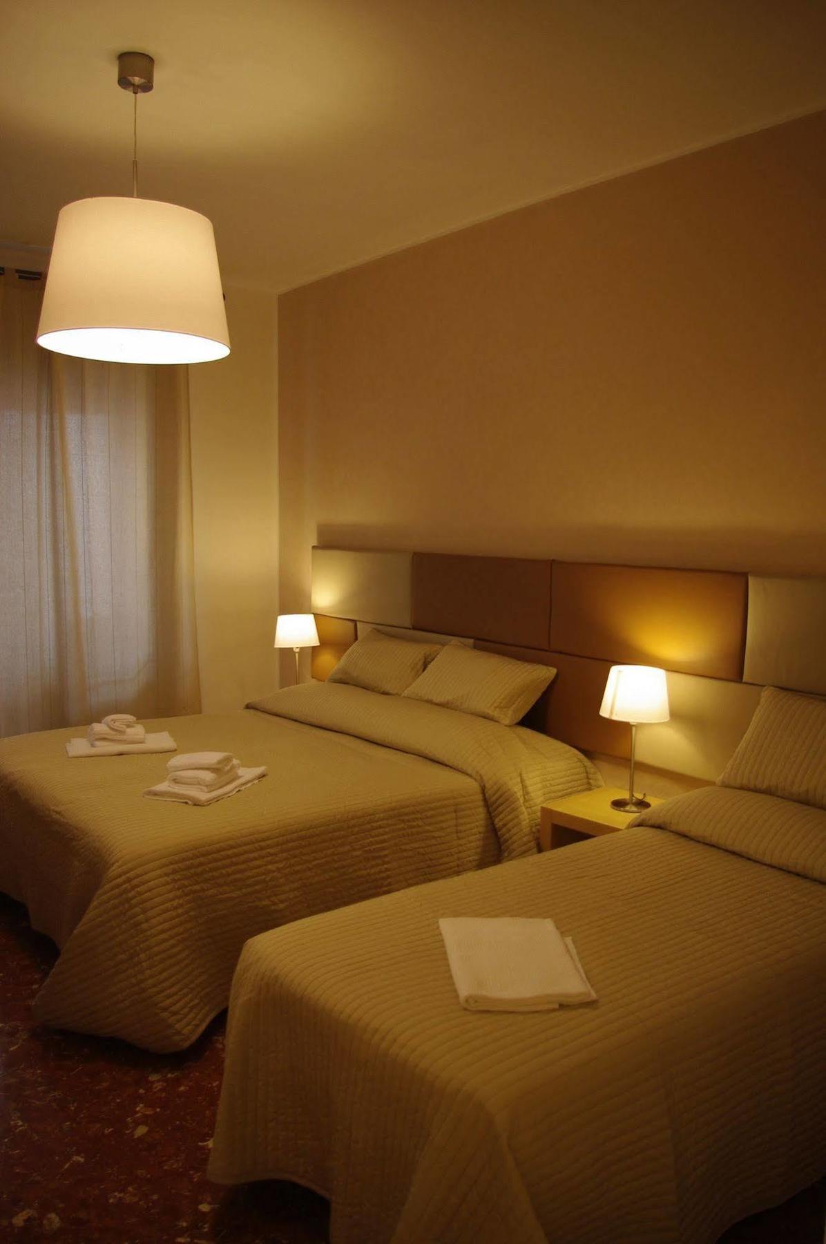 Отель In Roma Life Экстерьер фото